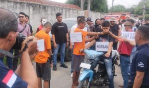 LAKUKAN REKONSTRUKSI

