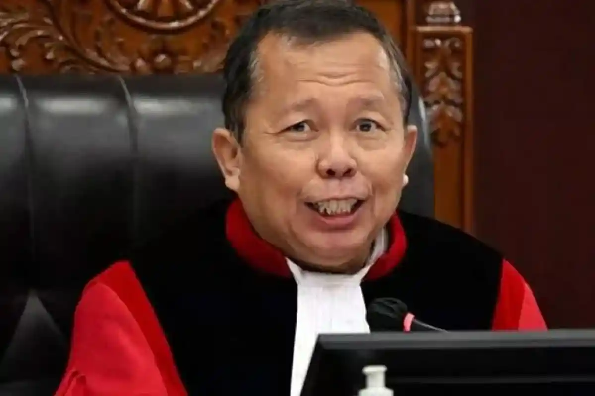 Hakim MK Arsul Sani Dilaporkan Ijazah Palsu: Jejak Karier Disorot